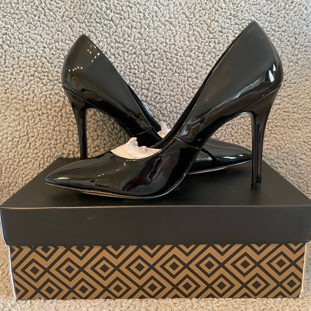 Charles David Patent Pumps w/ Box